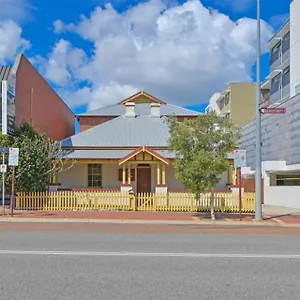 Emu Backpackers - Note - Valid Passport Required For Check In Hostel